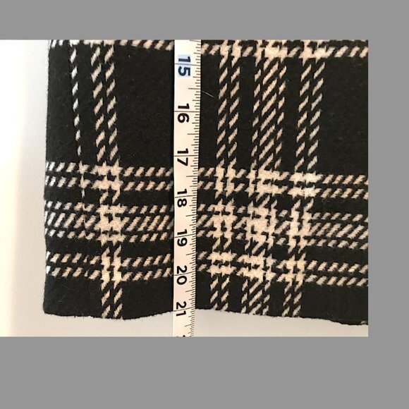Talbots - Classic black & white plaid wool 21 inch pencil skirt, size 10p - Picture 3 of 8